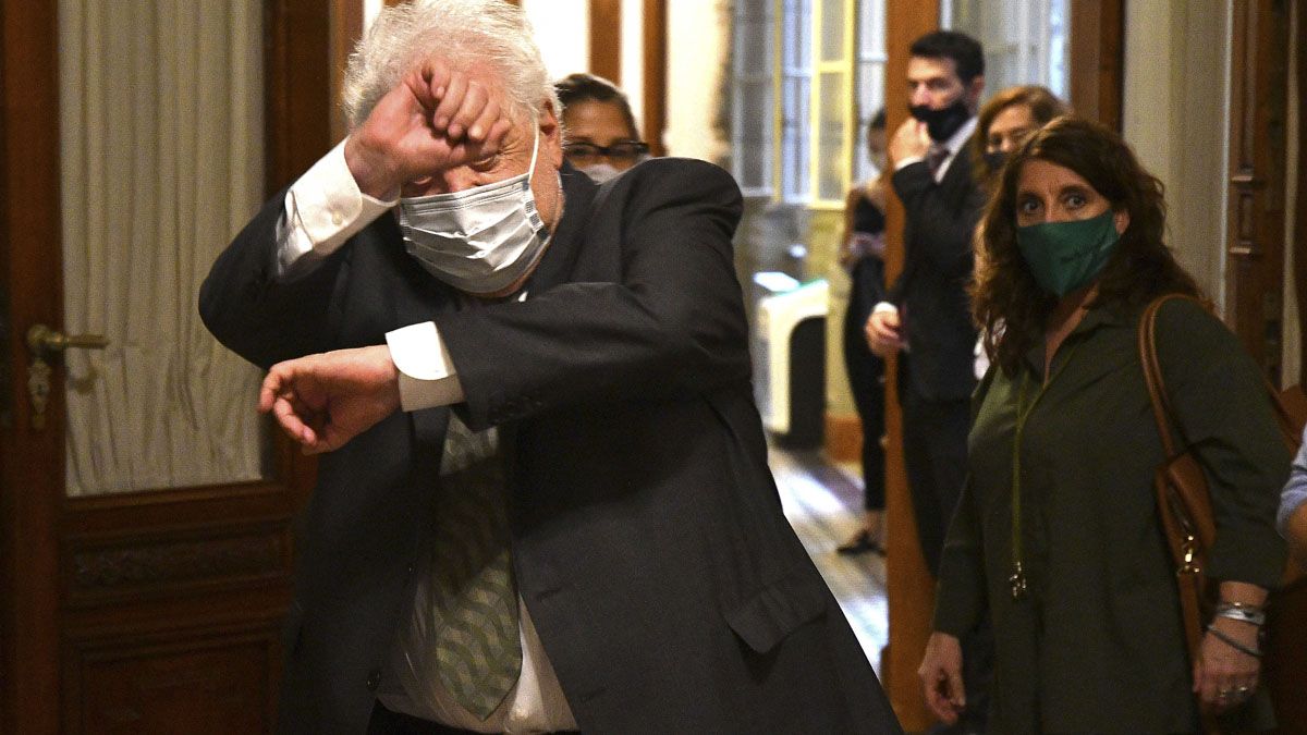 Ginés González García hizo pública la carta de renuncia que le presentó al presidente Fernández, en la misma califica de malentendido las vacunaciones VIP