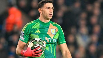 Dibu Martínez recibió una llamativa oferta, pero sueña con jugar en un club grande de Europa
