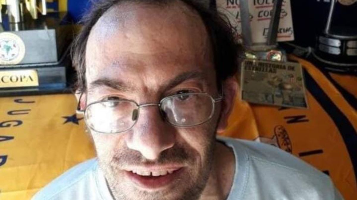 Martín Simunic, un apasionado comunicador falleció este domingo en el estadio Omar Sperdutti en la previa del partido del Deportivo Maipú. Martín Simunic, un apasionado comunicador falleció este domingo en el estadio Omar Sperdutti en la previa del partido del Deportivo Maipú.