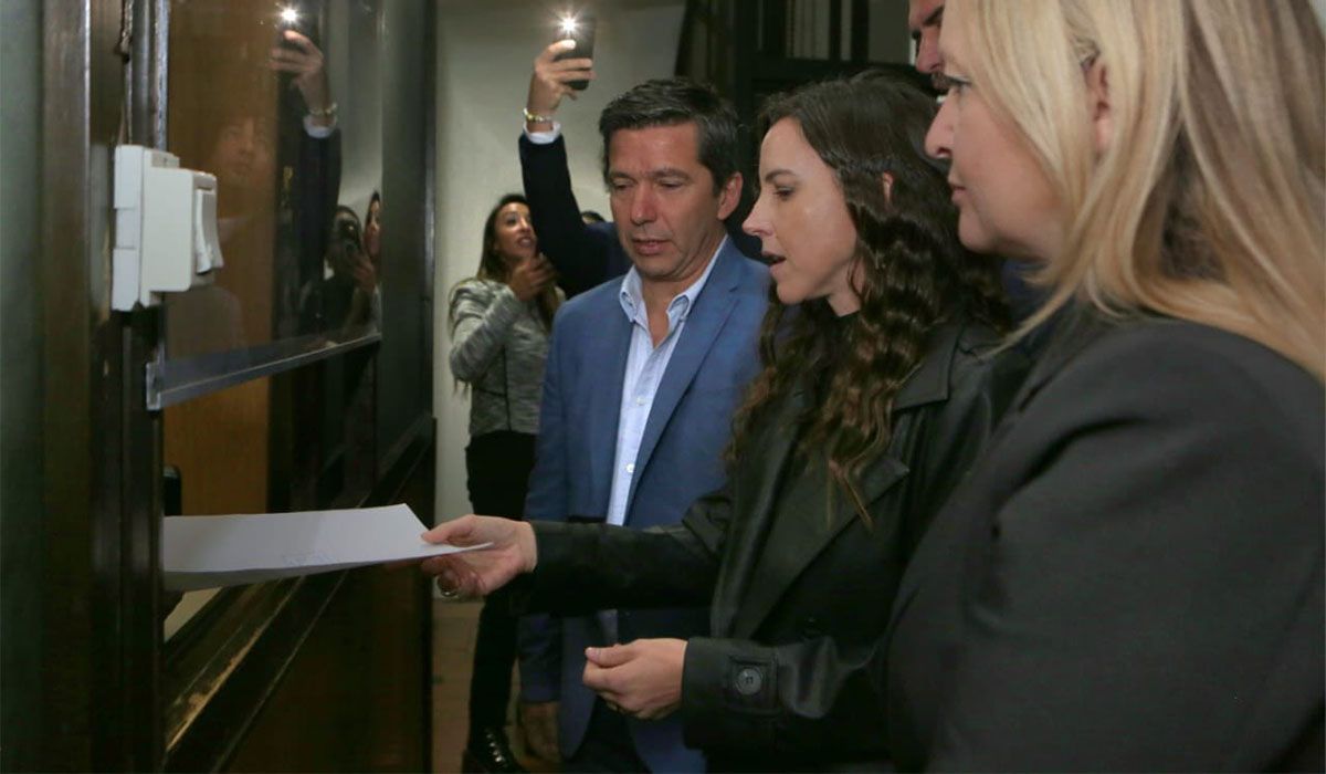 Todavía queda pendiente en la Legislatura de Mendoza una reforma al Código Procesal Penal impulsada desde el Poder Ejecutivo. Todavía queda pendiente en la Legislatura de Mendoza una reforma al Código Procesal Penal impulsada desde el Poder Ejecutivo.