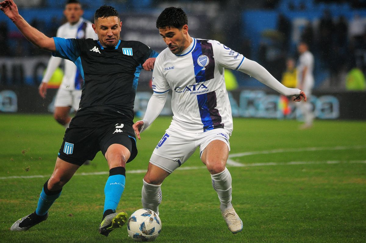 Godoy Cruz intentó hacer buen fútbol, pero fue tibio y no pudo con la velocidad de un Racing Club muy dinámico.