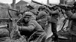 Soldados argentinos durante la Guerra de Malvinas en 1982.