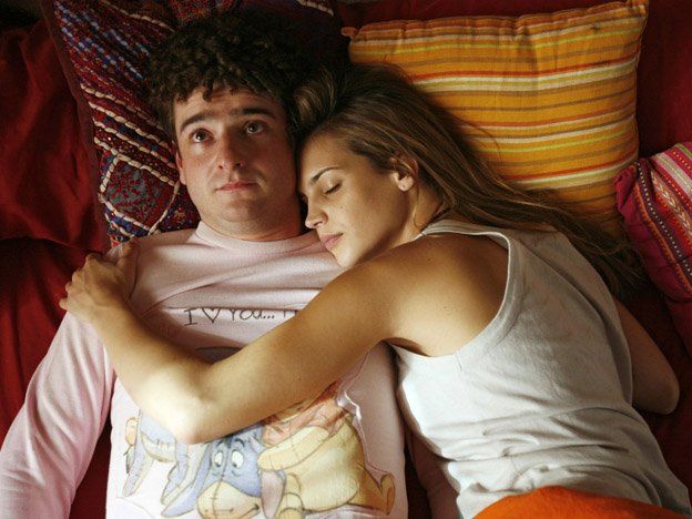 ¿Está mal tener relaciones con un amigo o amiga?