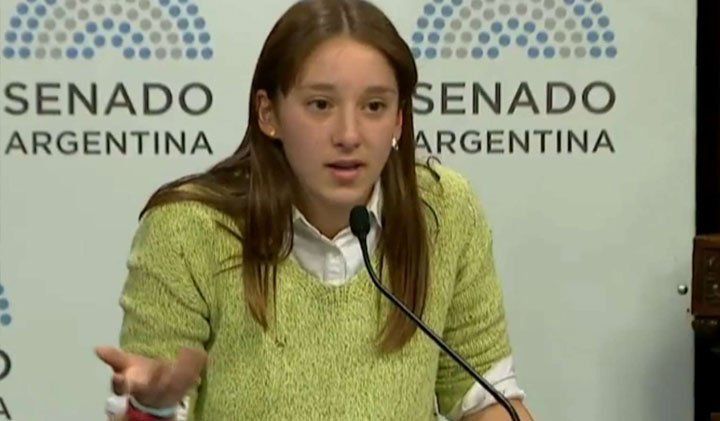 La joven salteña de 16 años que expuso en el Senado a favor del aborto fue invitada a irse de la escuela