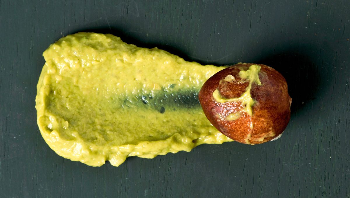 El truco del carozo en el guacamole no sirve