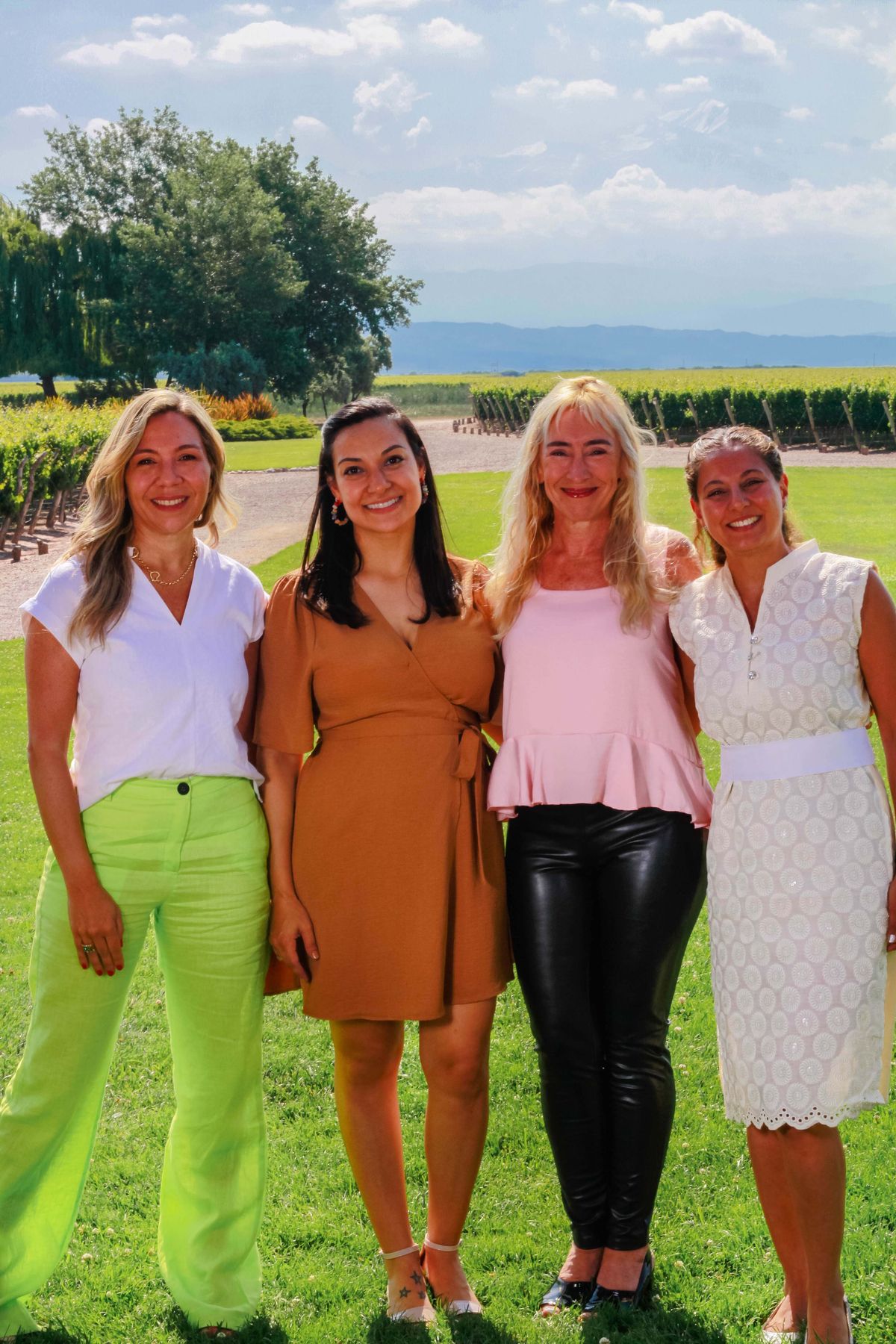 Paula Lomónaco, Carolina Sáez, Andrea Linardi y Belén Máspoli