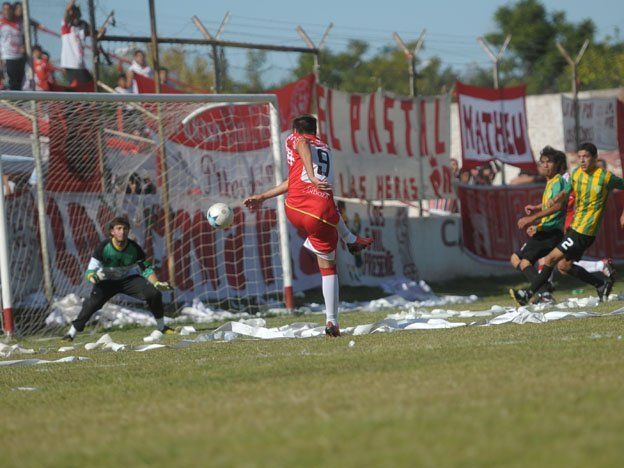 Huracán Las Heras venció a La Amistad y clasificó a semis del TDI