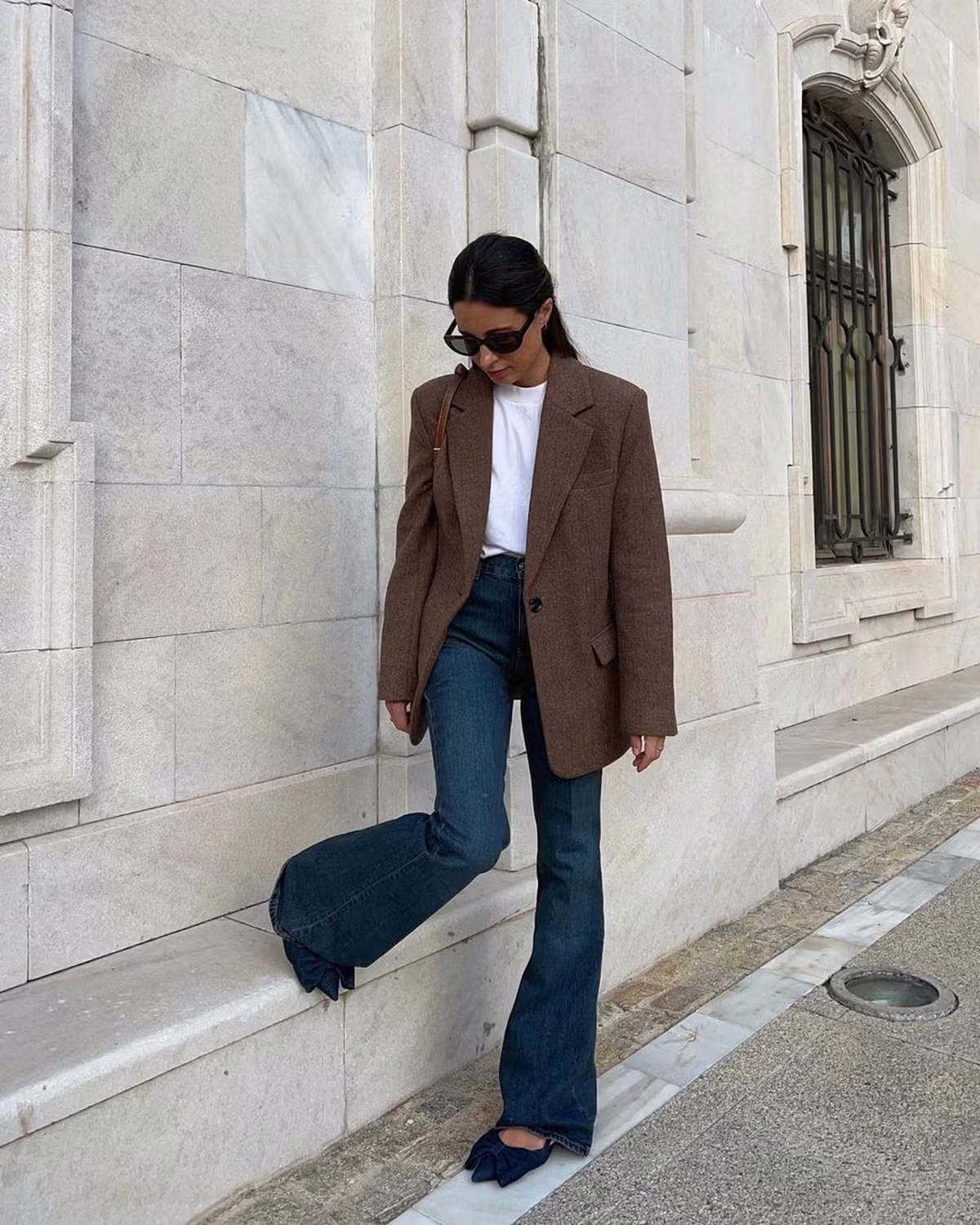 La influencer española María Valdés lleva un look con una remera blanca. Imagen: Instagram. La influencer española María Valdés lleva un look con una remera blanca. Imagen: Instagram.