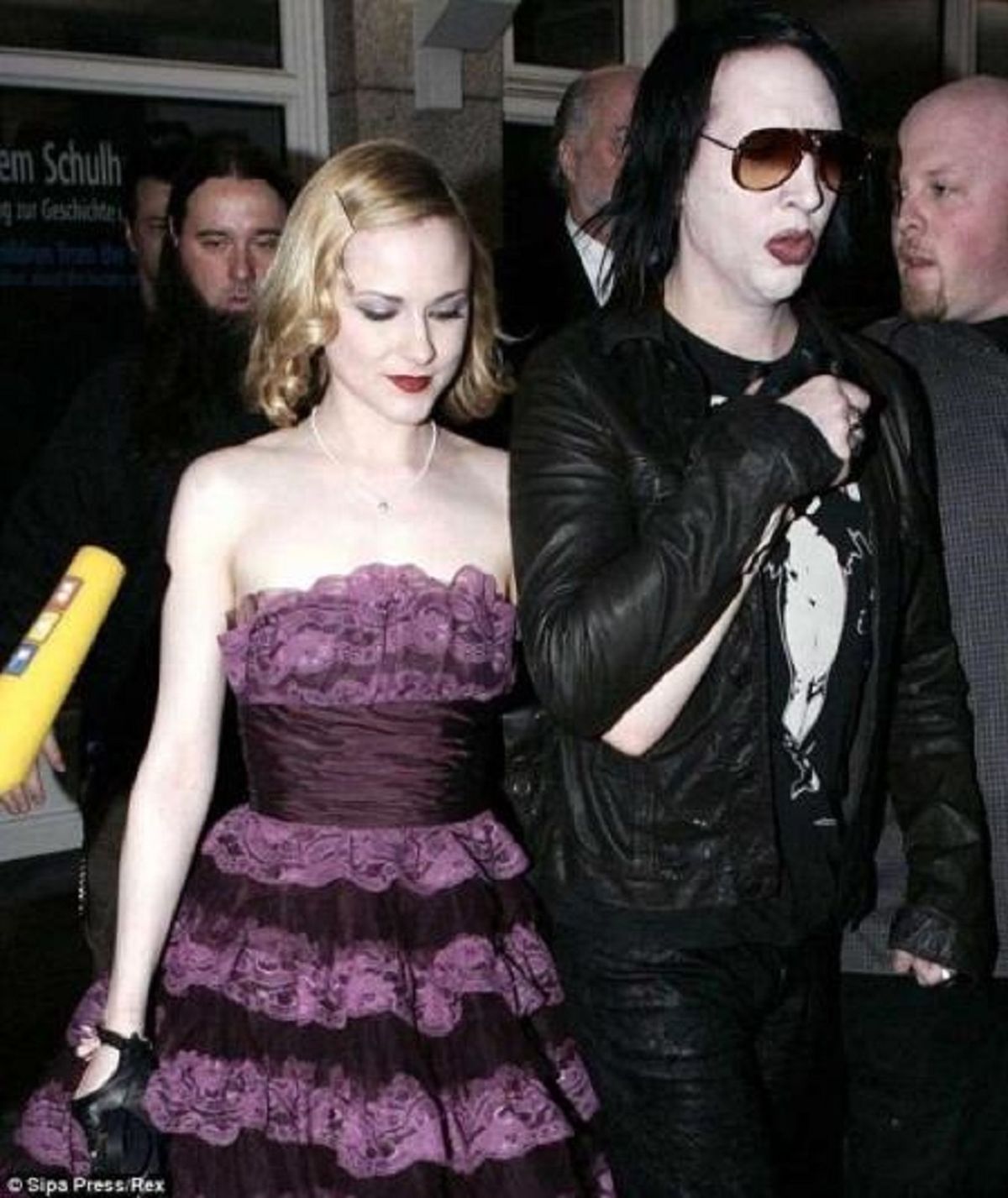 Su ex pareja Evan Rachel Wood lo acusa de delitos graves como es el delito de violación.