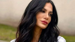 A sus 41 años, Silvina Escudero estrena mini vestido de transparencias al ras y colaless XS