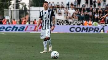Nahuel Barboza hizo su autocrítica tras la derrota de Gimnasia y Esgrima ante Independiente Rivadavia Nahuel Barboza hizo su autocrítica tras la derrota de Gimnasia y Esgrima ante Independiente Rivadavia