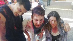 La Peatonal Sarmiento se revolucionó por una invasión de zombies