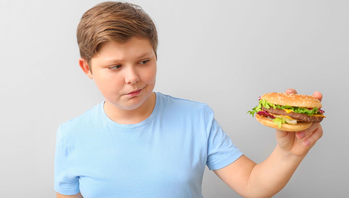 Un estilo de vida activo y mucho ejercicio, junto con una alimentación saludable, es la forma más segura de bajar de peso. Un estilo de vida activo y mucho ejercicio, junto con una alimentación saludable, es la forma más segura de bajar de peso.