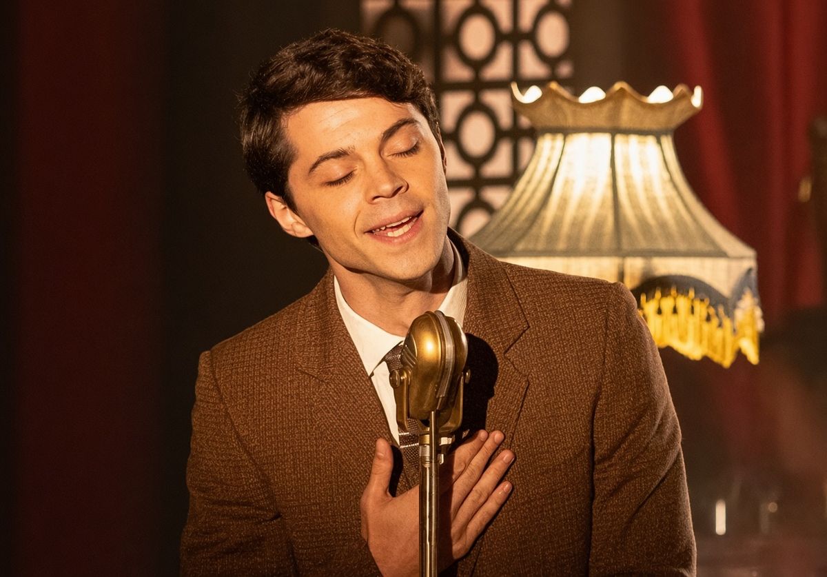 Netflix estrenó una serie que retrata la vida de uno de los mejores cantantes del mundo: Raphael. Netflix estrenó una serie que retrata la vida de uno de los mejores cantantes del mundo: Raphael.