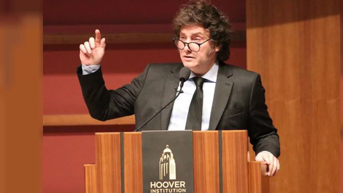 Javier Milei volvió a elogiar a Toto Caputo. Javier Milei volvió a elogiar a Toto Caputo.