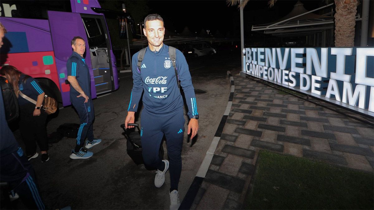 Lionel Scaloni pasó por Qatar y define en Abu Dhabi la lista de la Selección Argentina