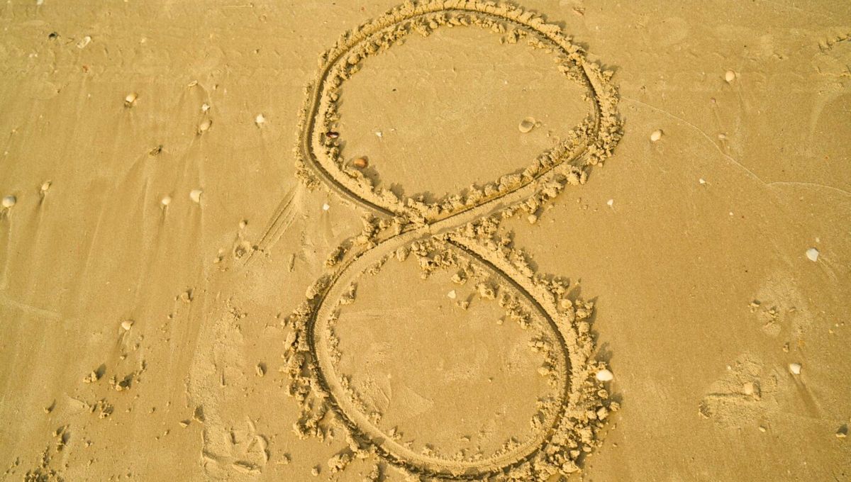 Qué significa si una persona escribe el número ocho como un símbolo de infinito