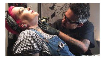 Bruno Zek continúa tatuando en las convenciones europeas