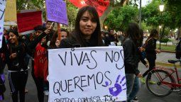 Uñac planteó la necesidad de una ayuda económica para las víctimas de violencia de género