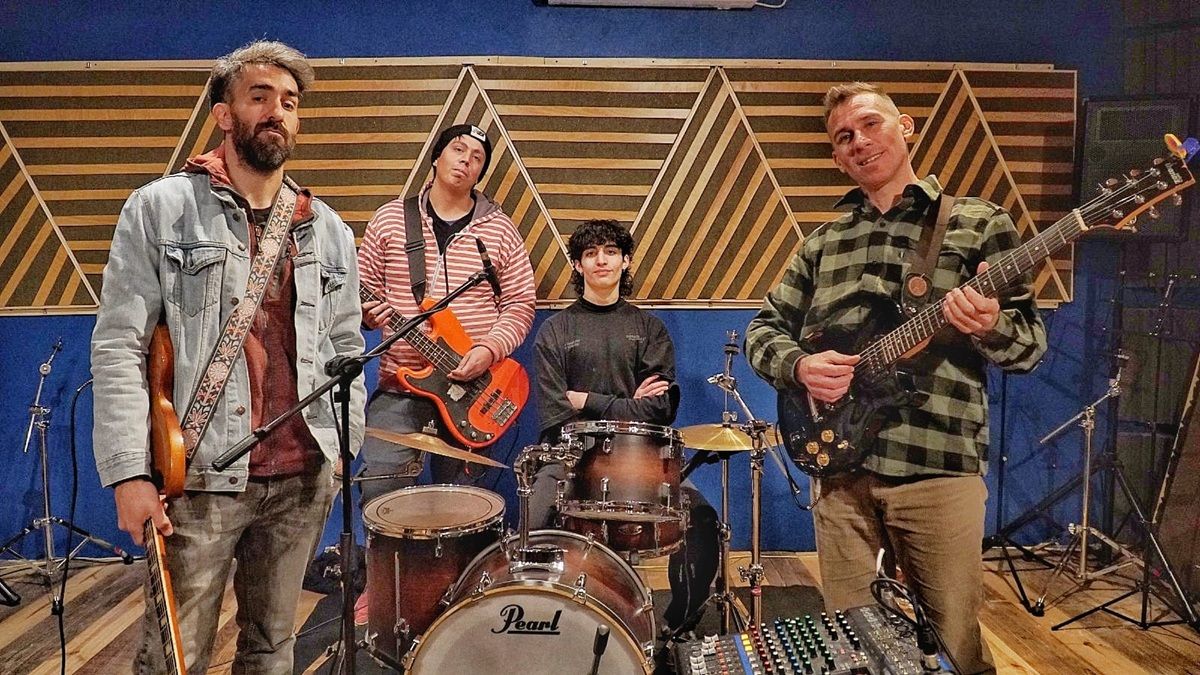 William Morris y los moros, es un cuarteto integrado por los Facundos que mantiene viva la esencia del Rock Nacional. William Morris y los moros, es un cuarteto integrado por los Facundos que mantiene viva la esencia del Rock Nacional.