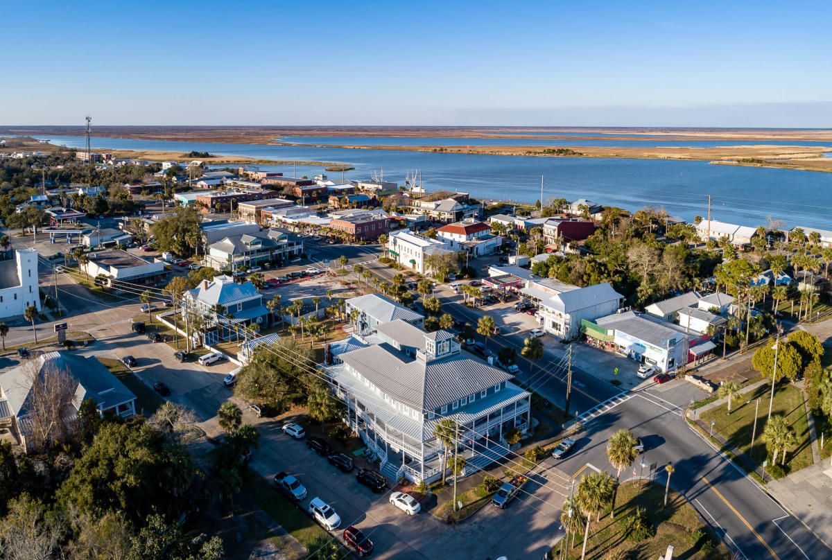 Apalachicola es un pueblo con un encanto inigualable. Apalachicola es un pueblo con un encanto inigualable.