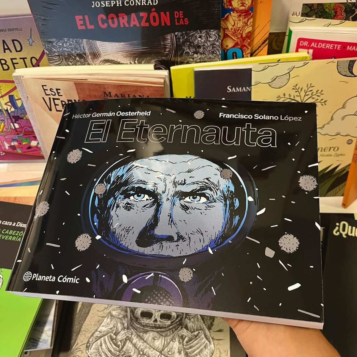 No sólo en Mendoza, también en otras provincias como San Juan está agotado el libro de cómic El Eternauta. No sólo en Mendoza, también en otras provincias como San Juan está agotado el libro de cómic El Eternauta.
