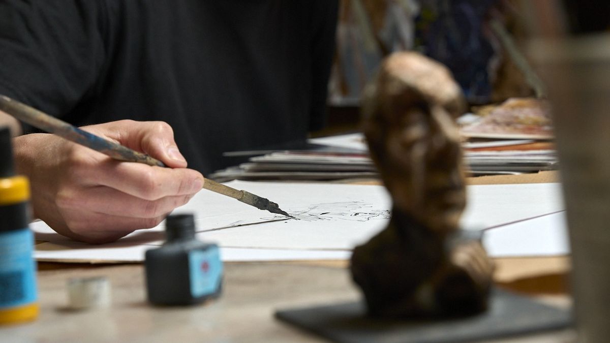 Esculturas, grabados, dibujos, historietas y pinturas... todo cabe en el universo Casciani. Esculturas, grabados, dibujos, historietas y pinturas... todo cabe en el universo Casciani.