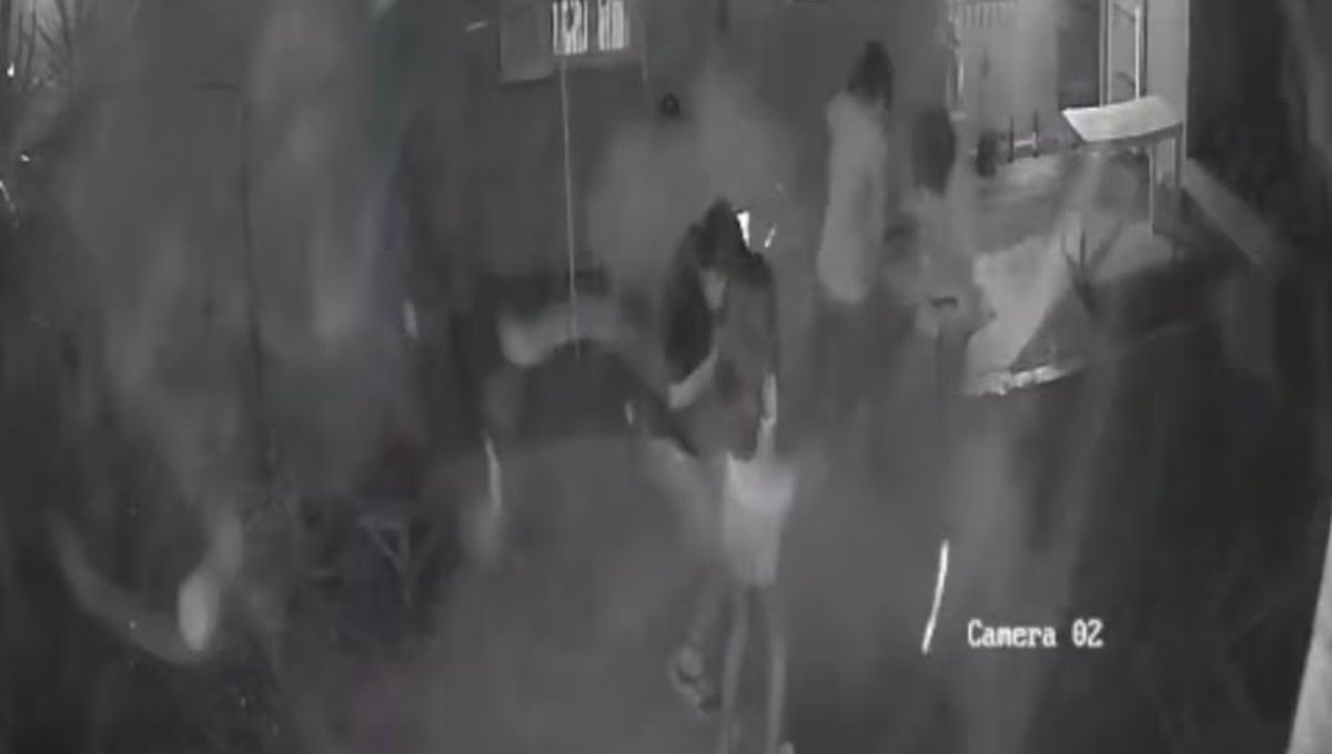 VIDEO: un vecino quemó a dos niñas con pirotecnia y todo terminó en escándalo