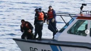 Tragedia: cayeron al lago en su auto y no lograron sacar a su hija de 3 años que murió ahogada