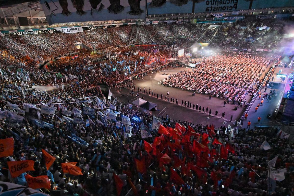 Según los organizadores hubo 60.000 personas en el estadio Único de La Plata.