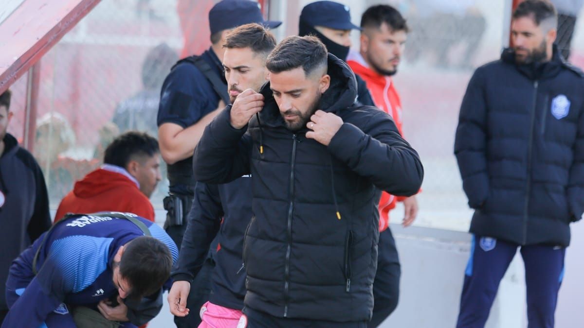 Gabriel Vallés, el entrenador de Huracán Las Heras, disfruta de este gran presente del equipo, que es líder.