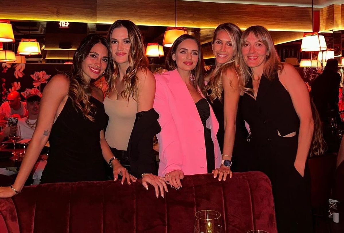 Anronela Roccuzzo y sus amigas compartieron la noche con Lionel Messi y sus respectivas parejas Anronela Roccuzzo y sus amigas compartieron la noche con Lionel Messi y sus respectivas parejas