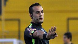 El mendocino Fernando Espinoza arbitrará su primer clásico de La Plata