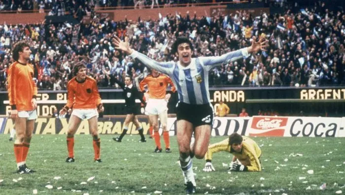 El cordobés Mario Alberto Kempes anotó los dos primeros goles de la Selección Argentina frente a Holanda (hoy Países Bajos) en la gran final del Mundial '78. El cordobés Mario Alberto Kempes anotó los dos primeros goles de la Selección Argentina frente a Holanda (hoy Países Bajos) en la gran final del Mundial '78.