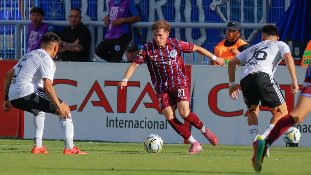 Santino Andino con la camiseta de Godoy Cruz.