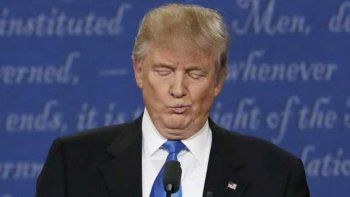 Trump a la defensiva previo al segundo debate con Clinton