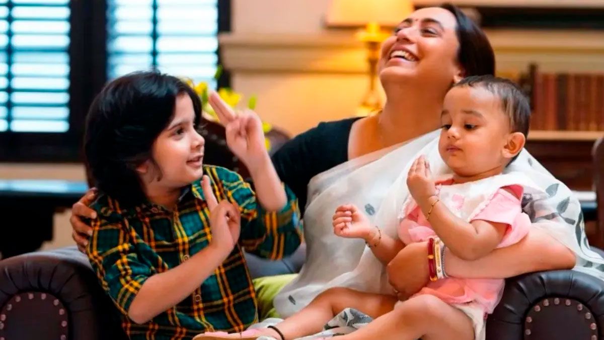 "La Sra. Chatterjee vs. Noruega" tiene una duración de 134 minutos y fue guionada por Ashima Chibber, Rahul Handa y Sameer Satija.