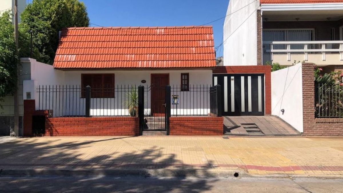 Un profesor de periodismo fue asesinado de una puñalada al resistirse a un robo