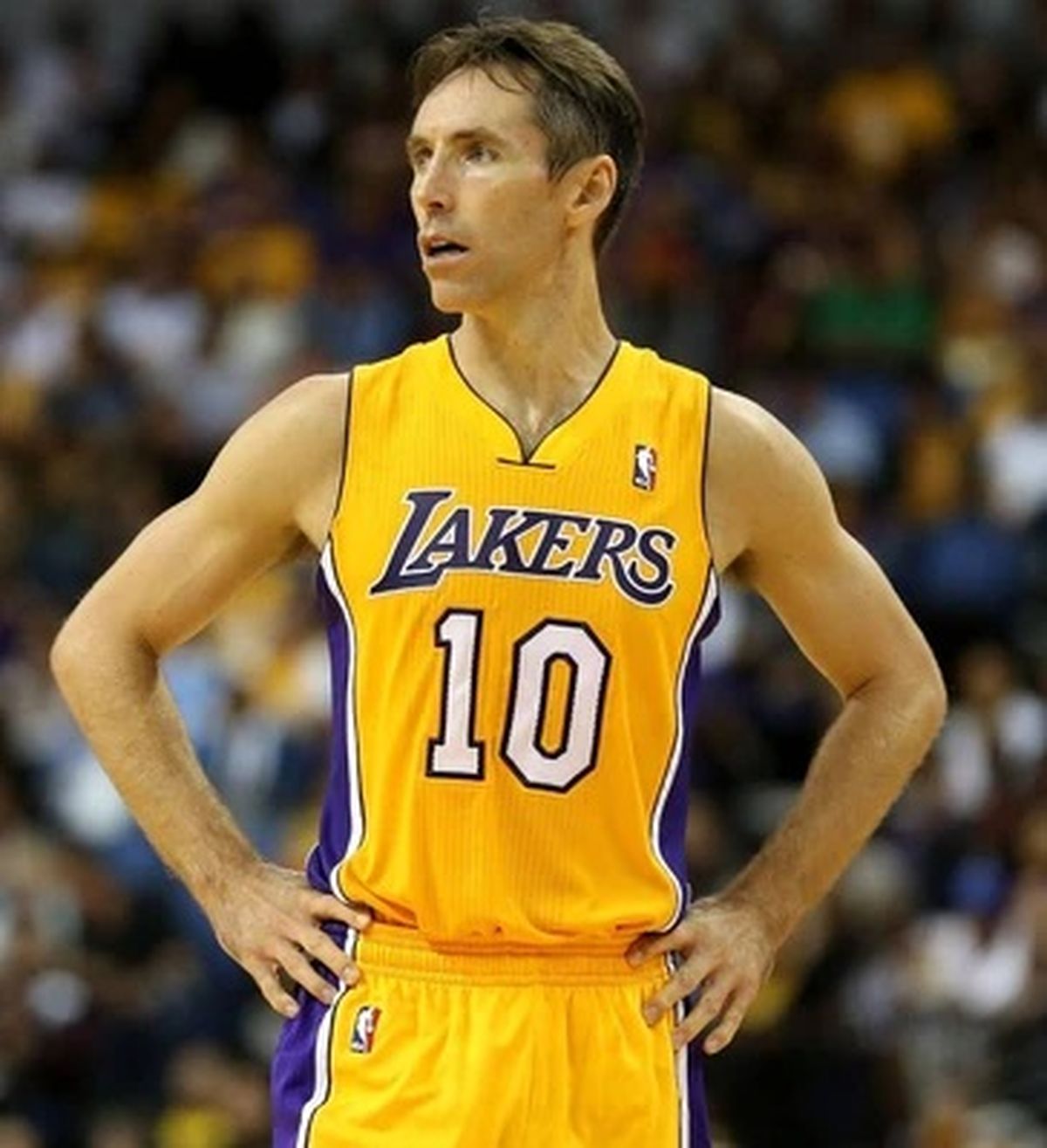 Steve Nash pidió la 10 en honor a Lionel Messi. Steve Nash pidió la 10 en honor a Lionel Messi.