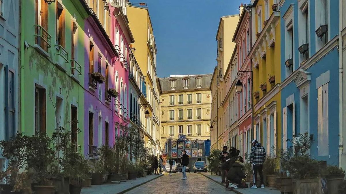 Una capital de Europa prohibió la circulación de autos en 500 calles para convertirlas en áreas exclusivamente peatonales Una capital de Europa prohibió la circulación de autos en 500 calles para convertirlas en áreas exclusivamente peatonales