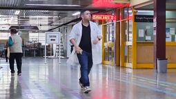 Una nena de 3 años lucha por su vida, tras haber caído a un canal de riego. Una nena de 3 años lucha por su vida, tras haber caído a un canal de riego.