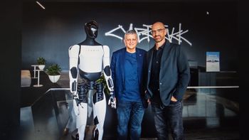 YPF y Tesla firmaron un acuerdo de colaboración mutua para encarar distintos negocios YPF y Tesla firmaron un acuerdo de colaboración mutua para encarar distintos negocios