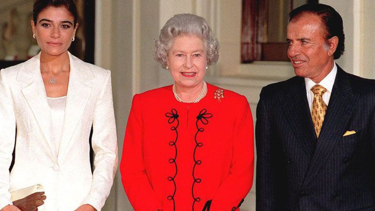 En 1998, Menem y su hija Zulemita fueron recibidos en el Palacio de Buckingham por la Reina Elizabeth II.