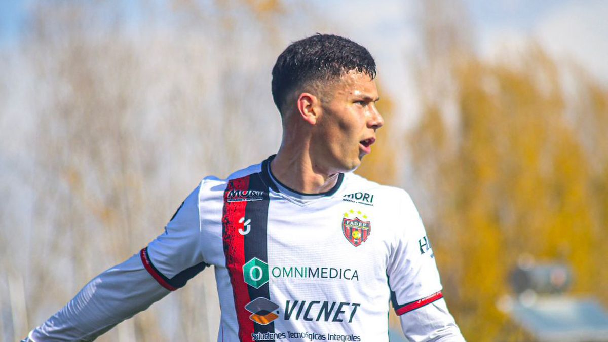 Lautaro Taboada fue uno de los goleadores de FADEP en el triunfo ante Costa Brava.