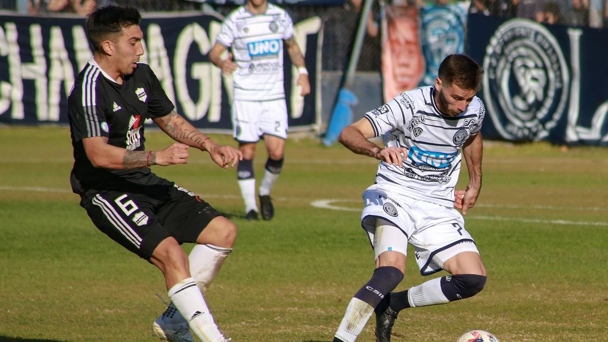 Diego Tonetto uno de los jugadores más experimentados de Independiente Rivadavia.