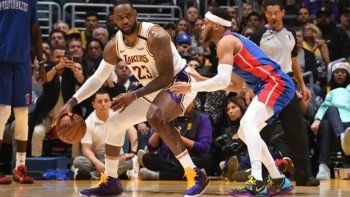 Con LeBron James en cancha es todo más fácil para los Lakers
