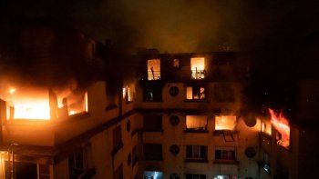 Una disputa vecinal provocó un incendio en el que murieron diez personas