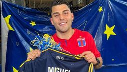 Ignacio Russo recibió la camiseta con la que Boca homenajó a Miguel Ángel Russo que había aparecido en Uruguay días atrás. Foto: TyC Sports. Ignacio Russo recibió la camiseta con la que Boca homenajó a Miguel Ángel Russo que había aparecido en Uruguay días atrás. Foto: TyC Sports.