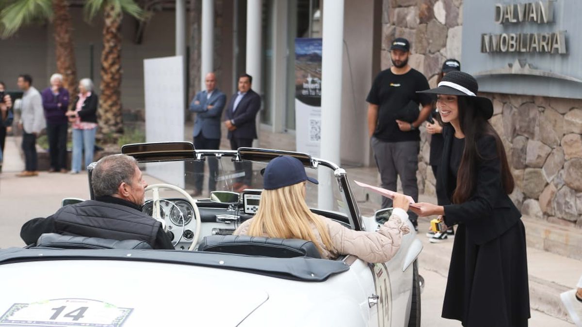 El Rally de las Bodegas tuvo una de sus paradas este viernes en el barrio Dalvian.