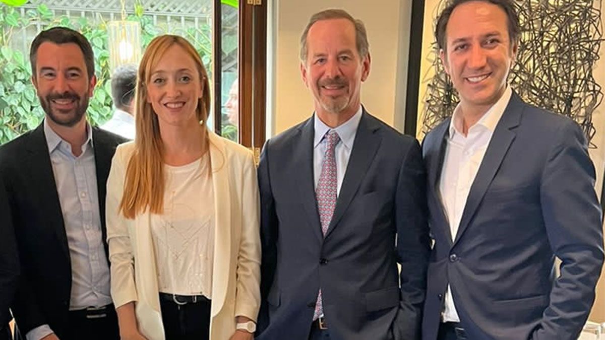 Reunión de trabajo de la senadora Anabel Fernández Sagasti con el cónsul general de Argentina en Estambul, Diego Álvarez Rivera, y Vincent Borjon-Prive y Ibrahim Kemer, gerentes de Moët Hennessy, importadores de Chandon y Terrazas en Turquía.
